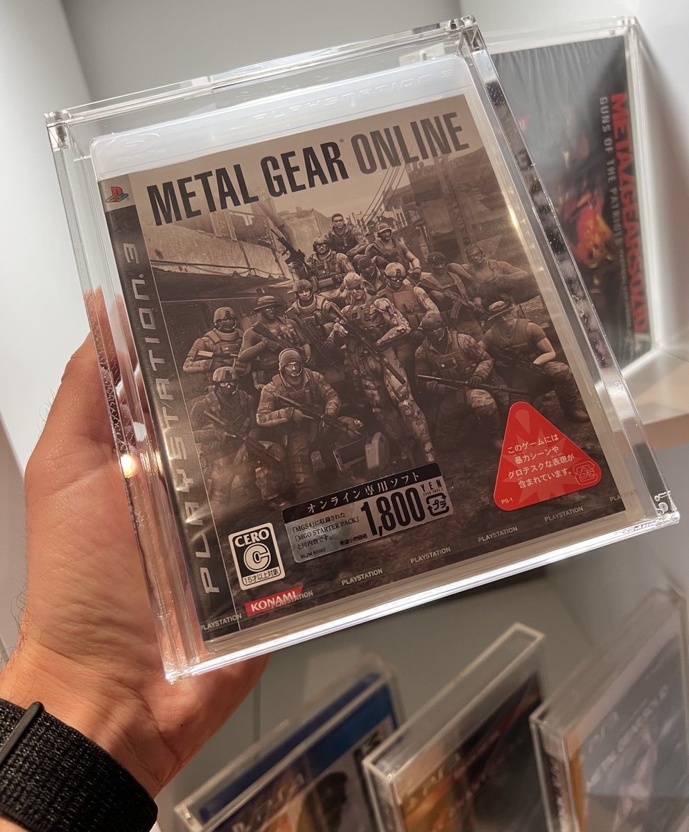 MrKojiMan's tweet image. En mi colección de la saga, tengo esta copia física precintada de METAL GEAR ONLINE. 
Juegarral que nos regalaron como parte Metal Gear Solid 4 . 
¿Jugaste? ¿Que te pareció? 
#MetalGearSolid 
#MGO