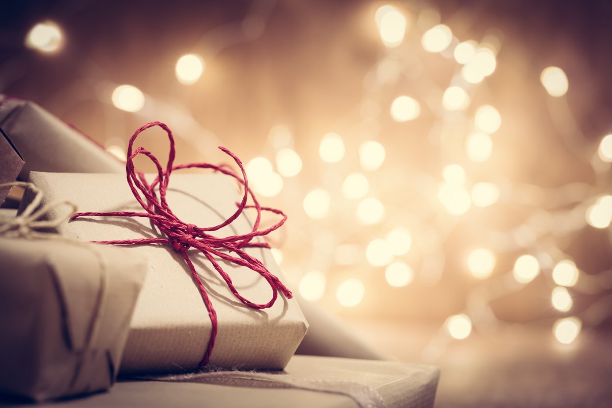 Searching for the perfect gift for the writer in your life? ✍️

Today's the final day to place orders in time for Christmas! 🎁

mslexia.co.uk/shop/ #WritingCommunity