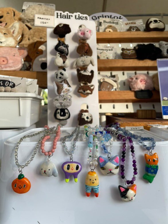 BrombieLab's tweet image. Brombie goes to Kaoyai, Thailand!!!👋 you can find our goods at Unmelt booth 🥰

MIDWINTER, KAOYAI 
1 NOV 24 - 28 FEB 25 

Open hours: 
Weekday 2pm-9 pm
Weekend 10am-10pm