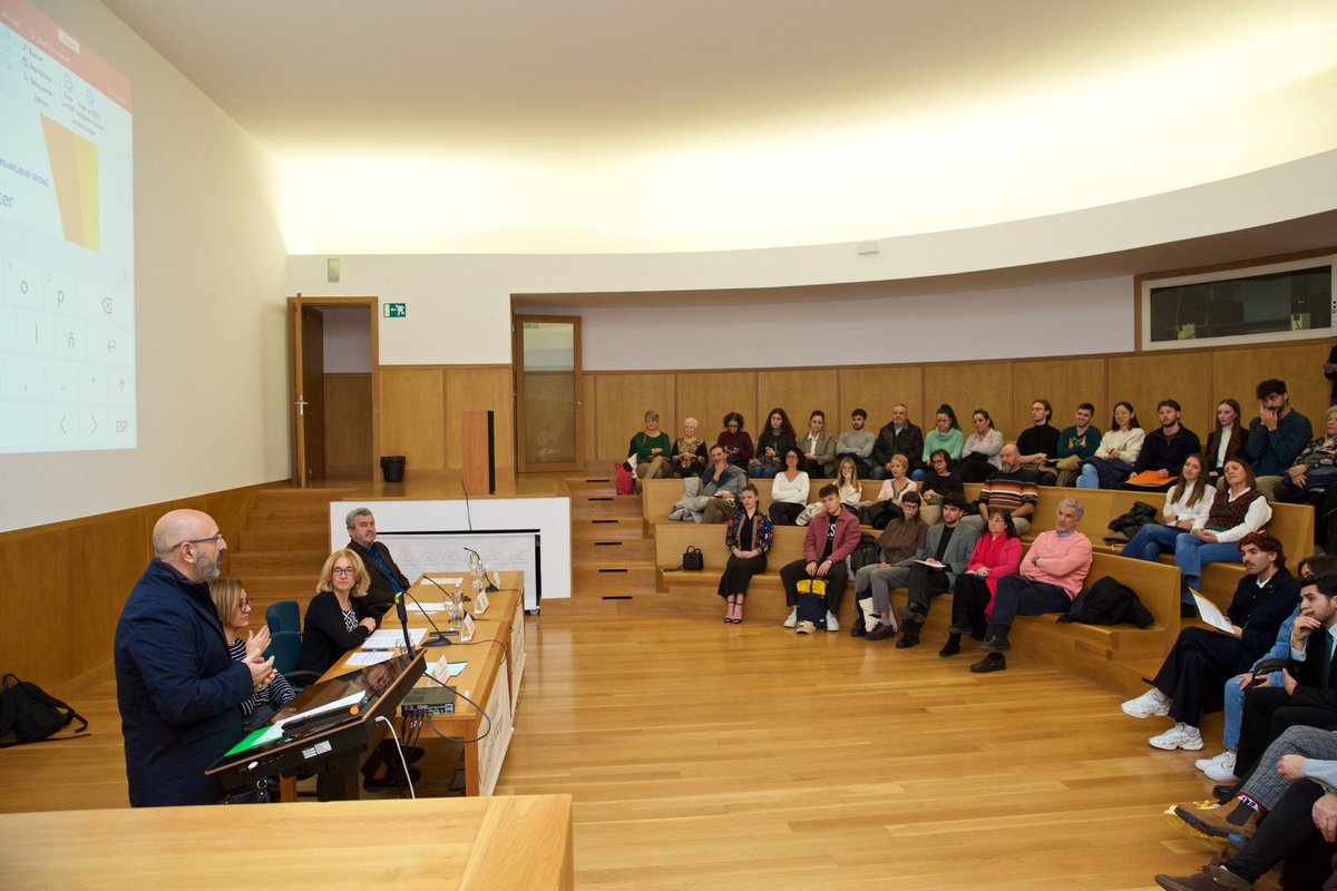 🏆 Ahir es va fer lliurament dels Premis TFG/TFM 2024 de la Càtedra de Responsabilitat Social, de la Càtedra de Bretxa Digital Generacional i del Vicerectorat d'Igualtat, Inclusió i Responsabilitat Social.

 Enhorabona a totes i tots els premiats! 👏👏👏