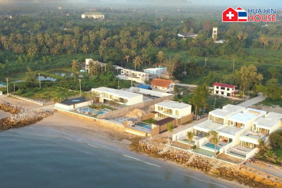 Swissthaipro's tweet photo. 🏝️Traumurlaub gefällig? Entdecke die Grand Villa, eine luxuriöse zweistöckige Strandvilla in Cha-am – nur einen Katzensprung von Bangkok entfernt. Perfekt für Ruhe, Natur und Komfort! 🌊✨
#HuahinImmobilien #LuxusVilla
👉 Erfahre mehr: https://t.co/bKEIw06vgD https://t.co/WNO2RM4uvV