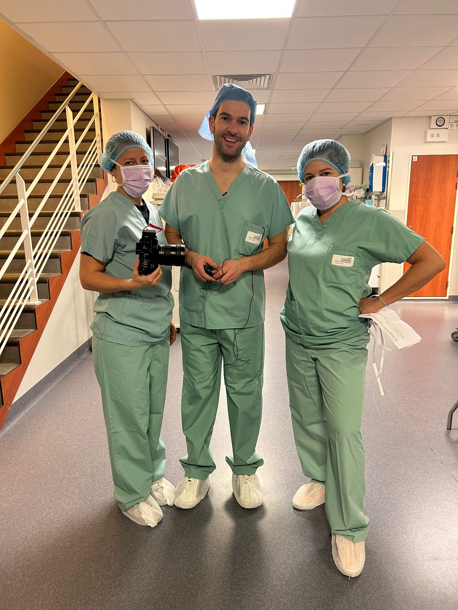 oneprovence13's tweet photo. 🩺 Robots-chirurgiens, simulateurs pour médecins… Et si on vous emmenait dans les coulisses de l’innovation santé à #AixMarseilleProvence ?
Avec @gourmaud_jamy et @evandebretagne, direction l’un des secteurs phares de notre métropole, où se mêlent soin, recherche et high-tech.
🎥 Rendez-vous le 14 janvier pour une nouvelle vidéo d’Épicurieux qui promet de soigner votre curiosité. 
#OneProvence