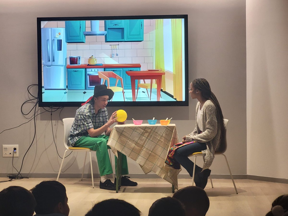 sanjosevalde's tweet photo. 👉Los alumnos de #4ESO han representado para #1EP y #2EP 4 obras de #teatro🎭 en #Inglés🇬🇧 :"Little Red Riding Hood", "Goldylocks and the three bears", "Hansel and Gretel" y " Jack and the beanstalk".
#SanJosé #Since1878 #colegiosHHCC #EducaciónVicenciana #colegiosconalma https://t.co/wqfTHMVXap
