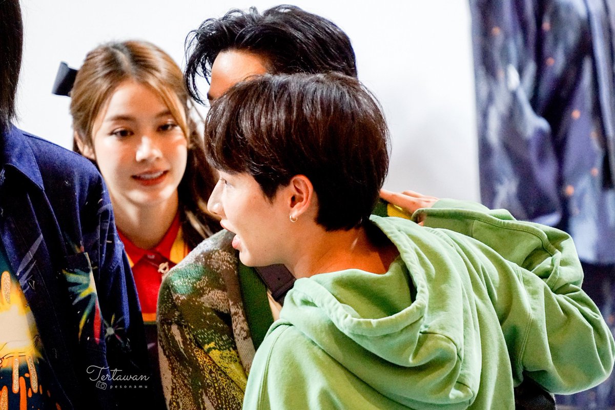 dhengxing's tweet photo. Омг, этот день! Как же я скучаю по моим тэйганам 💚🥺 #TayGun #เตกัน #тэйган https://t.co/4qn44w2oJn