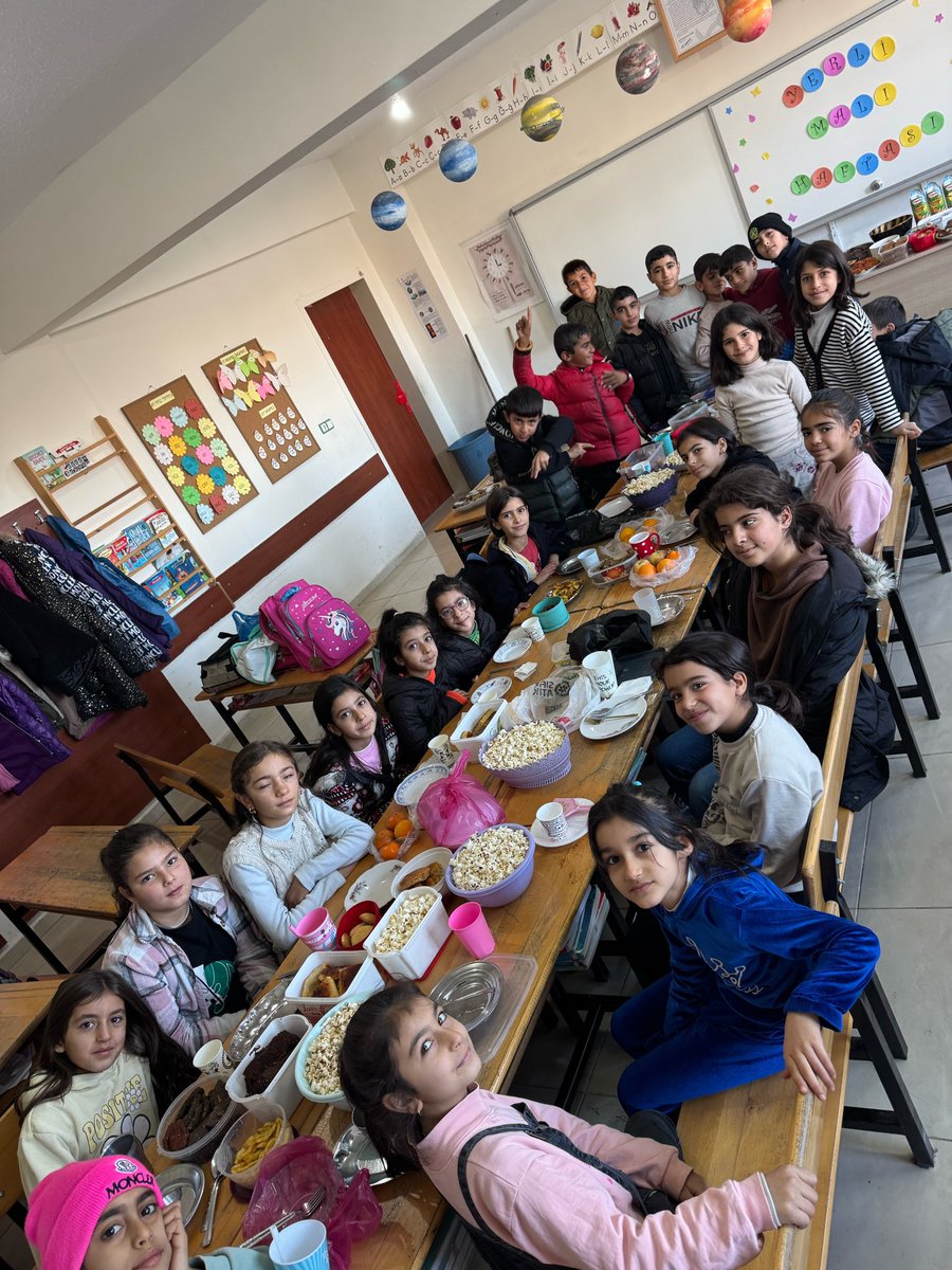 Siverek Bağlık İlk-Ortaokulu (@baglikk) on Twitter photo Yerli Malı Haftası'ndan kareler. 🍎🍊🍇🍒🍓🥝
<a href="/tcmeb/">Millî Eğitim Bakanlığı</a>
<a href="/hasansildak/">Hasan ŞILDAK</a>
<a href="/UrfaValiligi/">T.C. ŞANLIURFA VALİLİĞİ</a>
<a href="/sanliurfammem63/">Şanlıurfa İl Milli Eğitim Müdürlüğü</a>
<a href="/NKapanoglu/">Nuri Kapanoglu</a>
<a href="/siverekmem63/">Siverek İlçe MEM</a> Yerli Malı Haftası'ndan kareler. 🍎🍊🍇🍒🍓🥝
<a href="/tcmeb/">Millî Eğitim Bakanlığı</a>
<a href="/hasansildak/">Hasan ŞILDAK</a>
<a href="/UrfaValiligi/">T.C. ŞANLIURFA VALİLİĞİ</a>
<a href="/sanliurfammem63/">Şanlıurfa İl Milli Eğitim Müdürlüğü</a>
<a href="/NKapanoglu/">Nuri Kapanoglu</a>
<a href="/siverekmem63/">Siverek İlçe MEM</a>