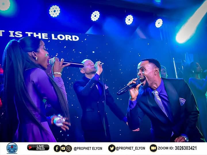 prophet_elyon's tweet photo. GLORIOUS MINISTRATION BY MR PETER AND MISS TAIWO.
SONG TITLE: HOW GREAT IS THE LORD.
#ELOHIMCGCC
#LIVERECORDING
#CAROLSERVICE
#THRONEOFHISREIGN
#17THDEC,2024 https://t.co/XJ0ogyOMsp