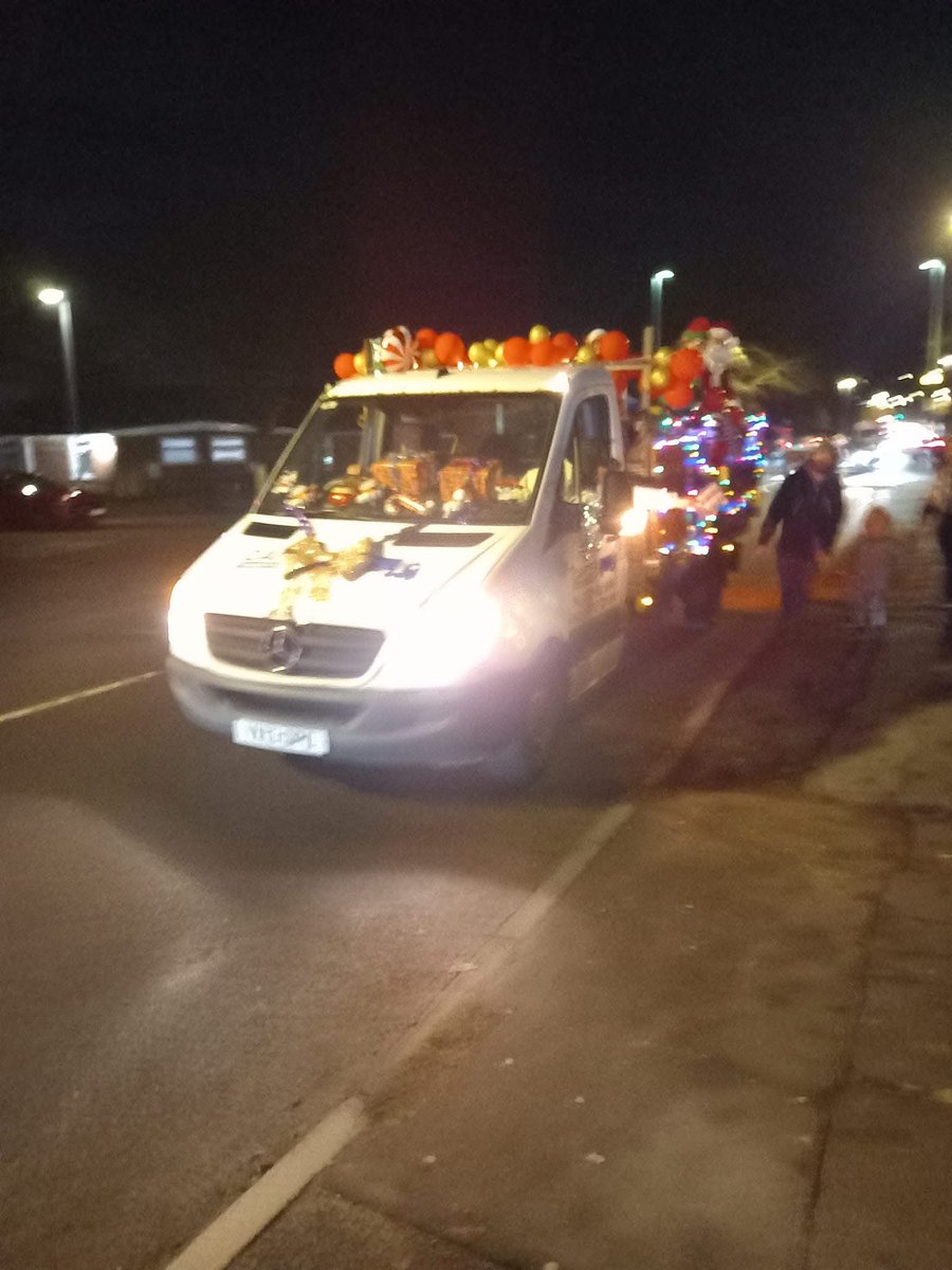 GheadFoundation's tweet photo. It was great helping Teams and Dunston Alive and local volunteers to deliver selection boxes to the kids of Dunston Monday night. @TheNLTrust https://t.co/VK1dwTjjYD