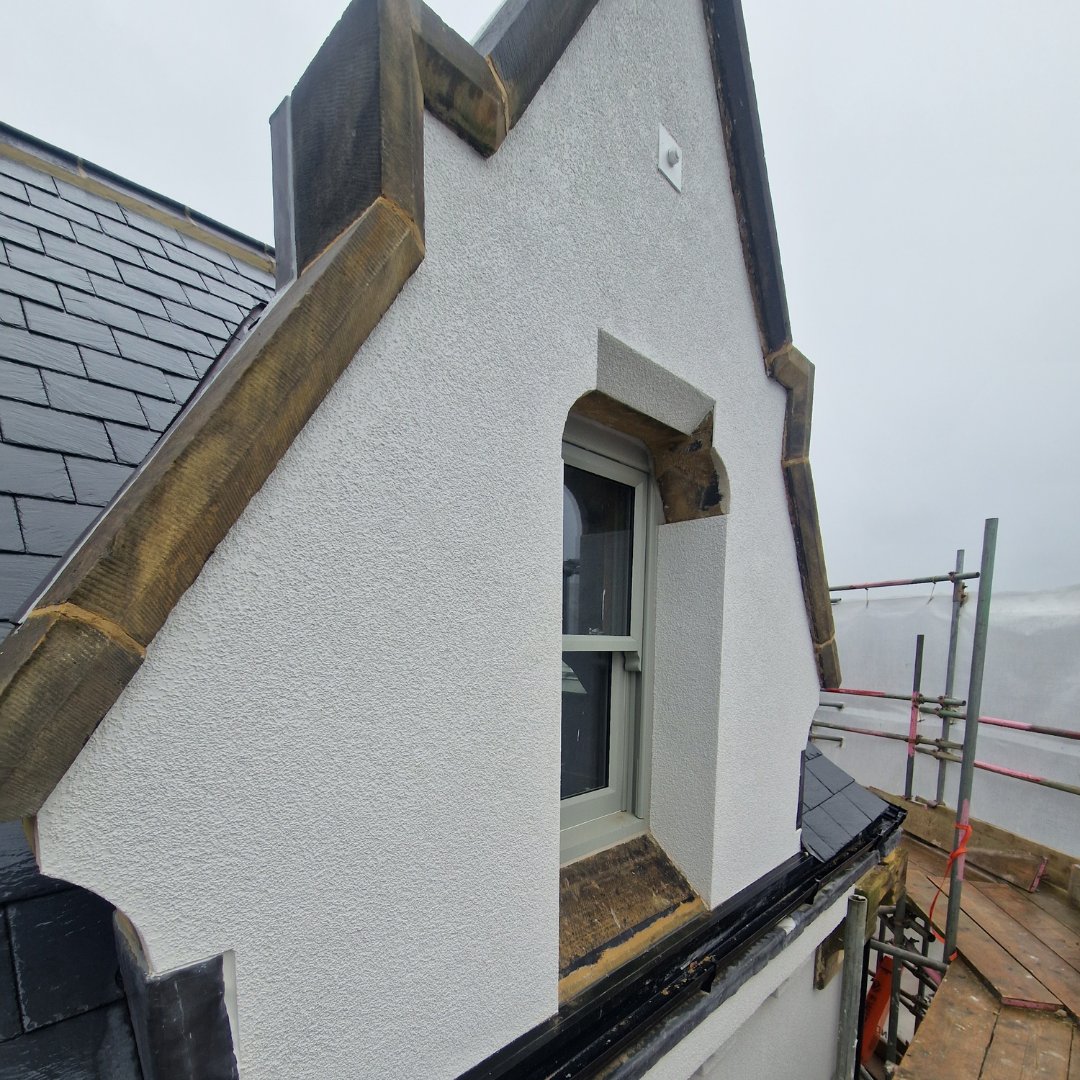 hallidayclark's tweet photo. Project Update | 1-5 The Grove
The scaffolding is coming down and exposing the stone detailing around the windows and façade which look fabulous with the new render work by EWI Pro. #ilkley #ilkleychat #architecture https://t.co/a4InD3U0Nk