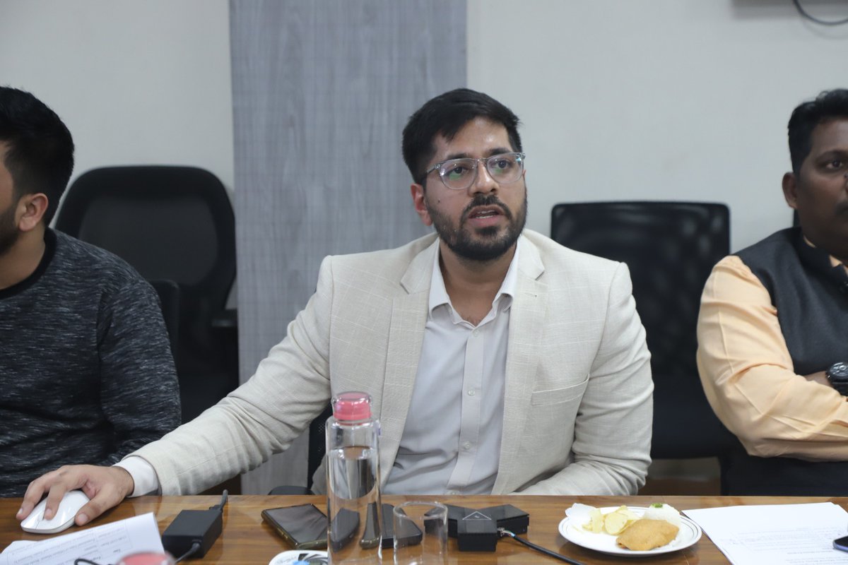 MinesMinIndia's tweet image. Shri Kesav Arora, Deputy Manager, MSTC, delivered a walkthrough of MSTC’s state-of-the-art auction platform. The presentation showcased the registration process and bid submission, familiarizing potential bidders with the portal.

#OffshoreMining #InvestInIndia