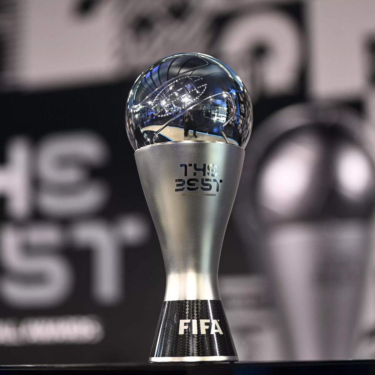 🗳️ Vote du sélectionneur de la Guinée, Michel Dussuyer, au trophée The Best FIFA 2024 :

🥇 Rodri 🇪🇸
🥈 Vinicius Jr 🇧🇷 
🥉 Lamine Yamal 🇪🇸 

𝙎𝙞 𝙫𝙤𝙪𝙨 𝙚́𝙩𝙞𝙚𝙯 𝙖̀ 𝙨𝙖 𝙥𝙡𝙖𝙘𝙚, 𝙦𝙪𝙚𝙡𝙨 𝙖𝙪𝙧𝙖𝙞𝙚𝙣𝙩 𝙚́𝙩𝙚́ 𝙫𝙤𝙨 𝙘𝙝𝙤𝙞𝙭 ?
______________________

Recevez les