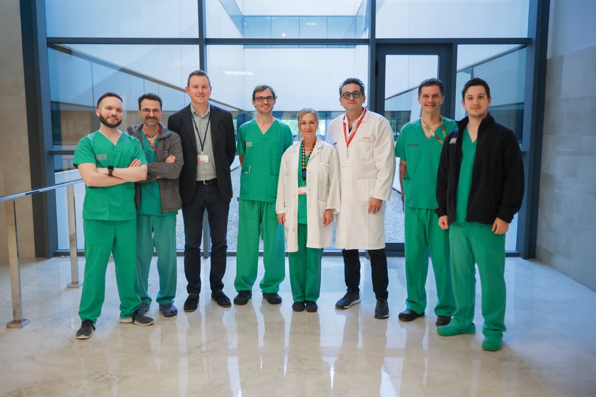 🏥El s. de Cirugía Plástica y Quemados de <a href="/HospitalLaFe/">HospitalLaFe</a> adquiere un nuevo microscopio para microcirugías de alta complejidad 
🏅El s. Cirugía Plástica es el mejor servicio de España en su categoría según el informe de Monitor de Reputación Sanitaria (MRS)
breu.gva.es/b/7mXN6p27eE