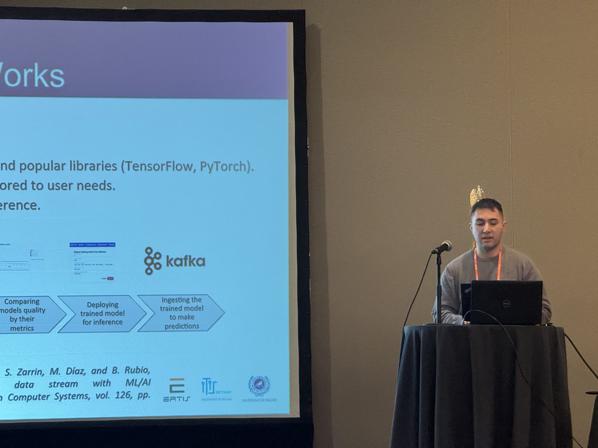 itis_uma's tweet image. 🗣️Nuestro compañero @chaves_research participó en la #IEEEBigData hablando sobre integración blockchain en Kafka-ML para mejorar trazabilidad y transparencia en entrenamientos federados, identificando y recompensando a los participantes.