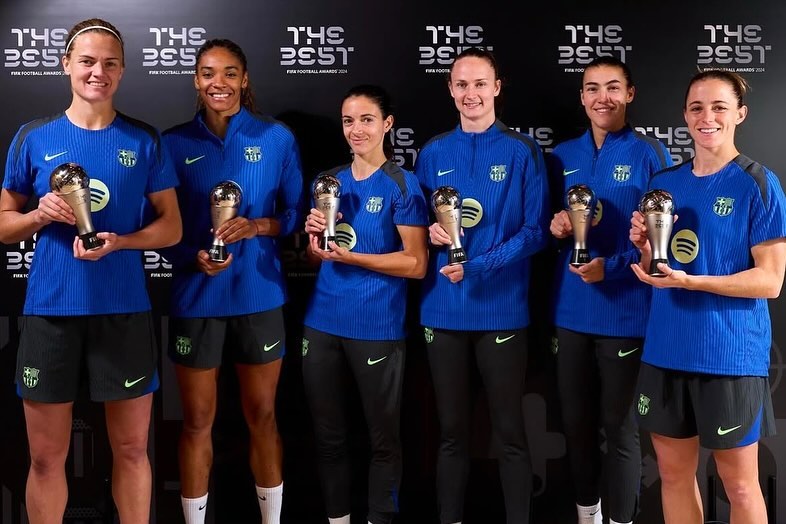 Proud to be part of #TheBest11 😊 Thanks to <a href="/FIFAcom/">FIFA</a>  and all the players who voted!

So happy to share it with you girls 😁🤜🏼🤛🏼