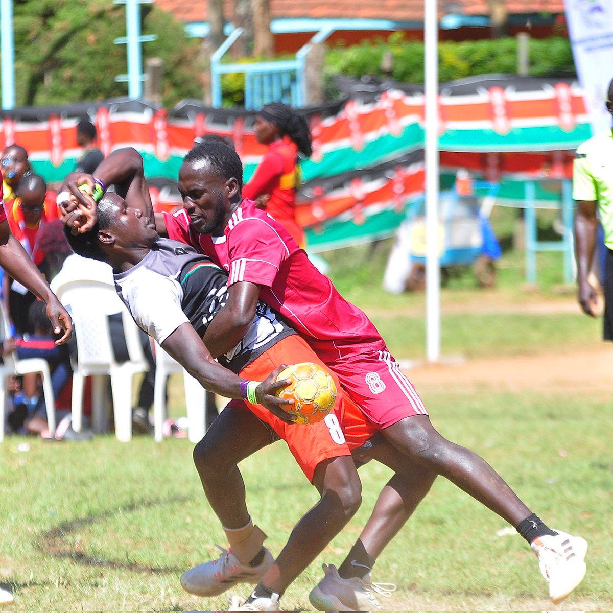 VBugerere's tweet photo. #13thEasternAfricaUniversityGames | #Day3 | #HandballMen | #Semifinal  
FT' 
 Kenyatta University 28-25 @klauniversity

@NdejjeUnive 41-36 @Makerere

#VoBUpdates | #LivefromKenya 
@VarsitysportsUG @feaus_org https://t.co/WY3wq46WrV