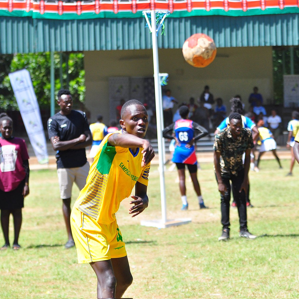 VBugerere's tweet photo. #13thEasternAfricaUniversityGames | #Day3 | #HandballMen | #Semifinal  
FT' 
 Kenyatta University 28-25 @klauniversity

@NdejjeUnive 41-36 @Makerere

#VoBUpdates | #LivefromKenya 
@VarsitysportsUG @feaus_org https://t.co/WY3wq46WrV