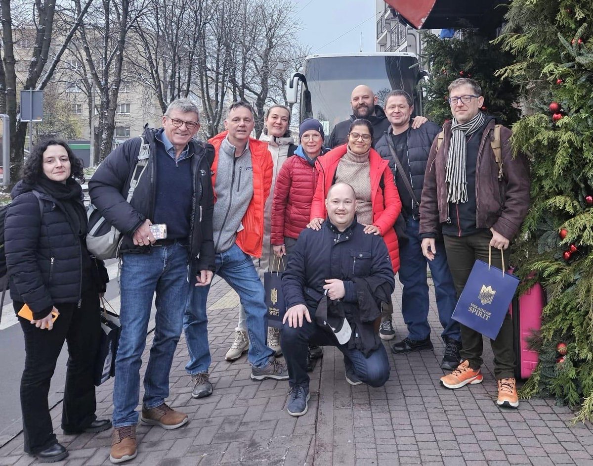 In November, one of our colorectal surgeons, Mr Maxwell-Armstrong joined a small team of surgeons to travel to Ukraine.  Their ongoing project is to upskill the local Ukrainian surgeons in laparoscopic surgery, to improve health outcomes and recovery for the local population.
