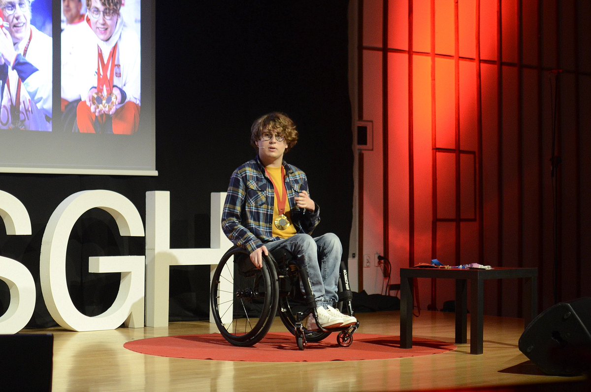 kamil_sw99's tweet photo. TEDxSGH - Inspiracja, Pasja i Determinacja!

Dziękuję TEDxSGH za zaproszenie i wszystkim uczestnikom za niesamowitą energię! 🙌 Razem pokazujemy, że niemożliwe nie istnieje. 💪 https://t.co/lbZ78oatQS