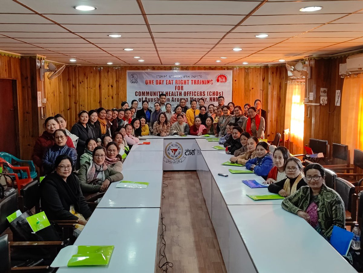 NISHTHA_CPHC's tweet image. #NISHTHA supported a one-day #EatRight training for 53 #CommunityHealthOfficers (#CHOs) at the Directorate of Family Welfare Services, #Manipur. Empowering #CHOs to promote healthier dietary habits and improve community health outcomes.