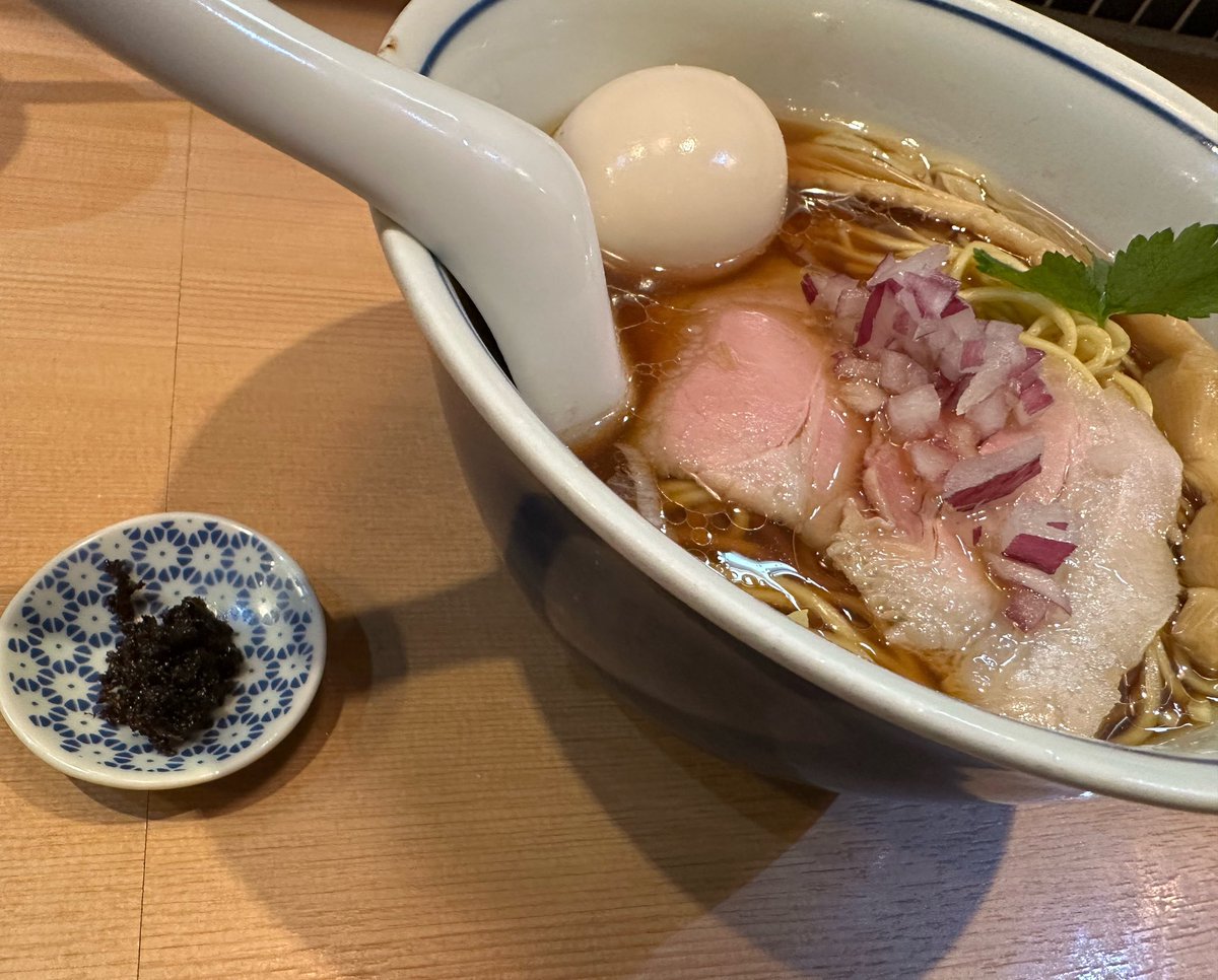 kameguest's tweet photo. 先日、中野で遊んでた時セラピさんから教えてもらってた仙道の牛骨醤油ラーメン^_^😊あっさりでおいしかった！！

2枚目秋葉いたのにいいのなくて錦糸町に移って、桂林いこうとしたら激混みのため隣の天一へ！

今年のメンエス納めはもうそろかな😌
お会いできたらよろしくです https://t.co/AKnU5ZVrkH
