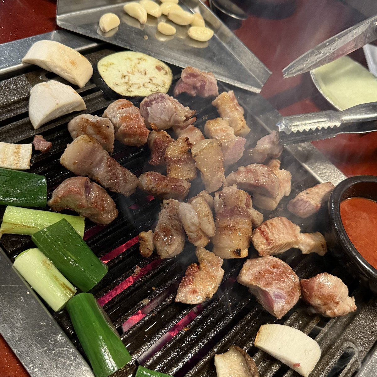 bap_arl's tweet photo. 📍연남 뭉텅

GONE 티저 따라하기…🥩

#비에이피_BAP먹자
@freefalldy @gyumichin https://t.co/ixPIzIEmCU