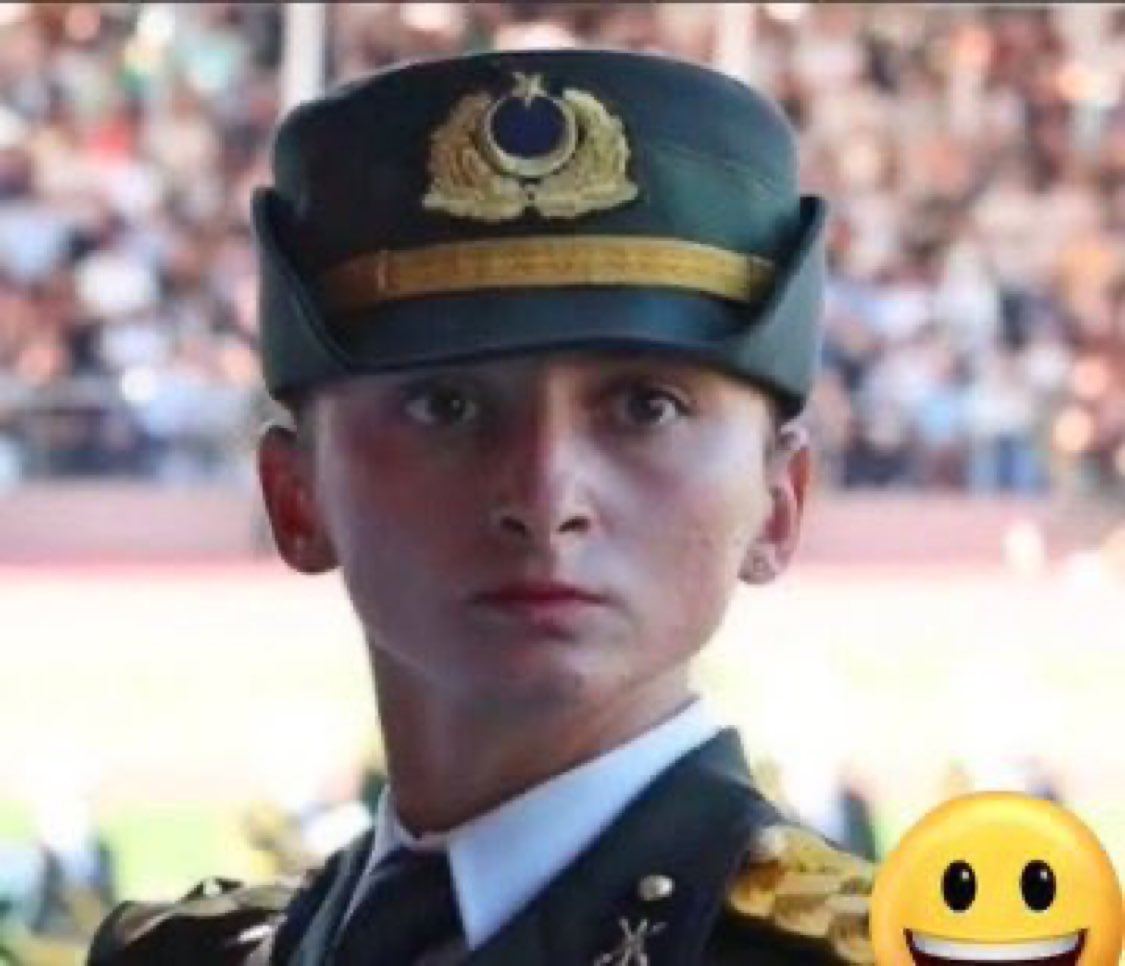 ekrem4103's tweet photo. TSK bir Teğmen kaybetti
A-101 bir Kasiyer kazandı.. https://t.co/Lts0OGGqbc