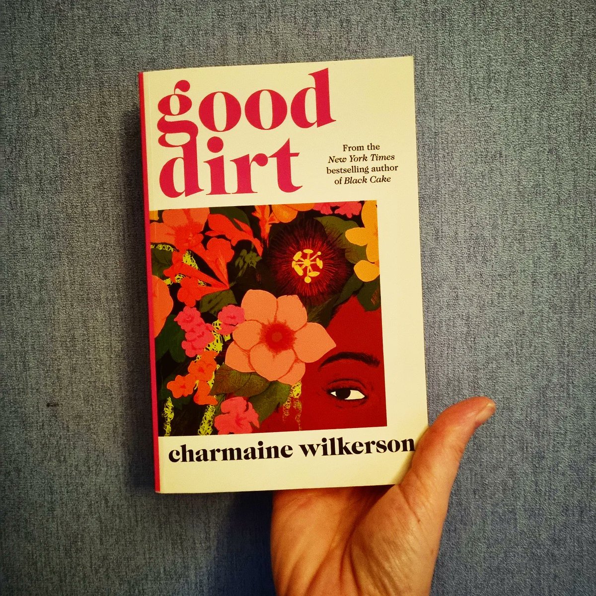 I need to share some 💛 for Charmaine Wilkerson's new novel (out 28 Jan).

Good Dirt is  a wonderful patchwork of fragments that reveal an intricate story about a family heirloom and how people rebuild their lives - and seek hope - after tragedy. 

Absolutely stunning. 🌸🌼🌺