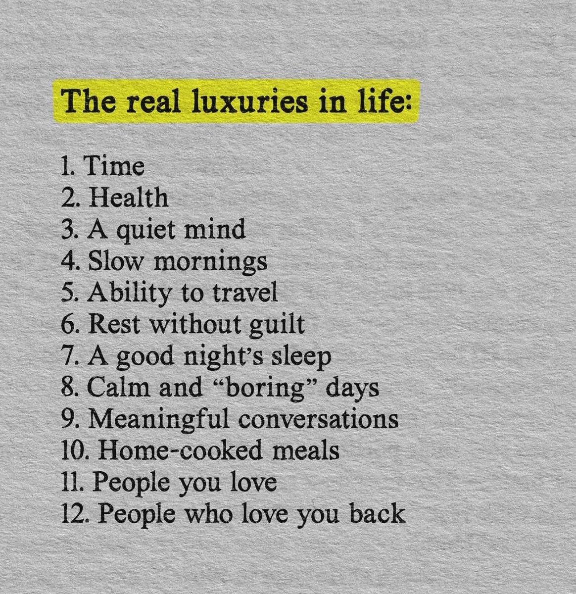 Ya es tiempo de felicitaros con todo nuestro afecto las fiestas navideñas. Con nuestros mejores deseos, sed felices y valorad cada momento de alegría que la vida nos regale. Feliz NaVIDAd.