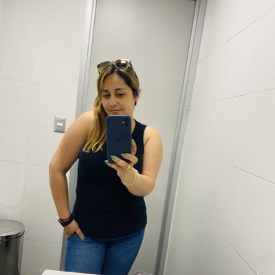 Claudiaandreasp's tweet photo. #NuevaFotoDePerfil https://t.co/jsZ4uZ747q
