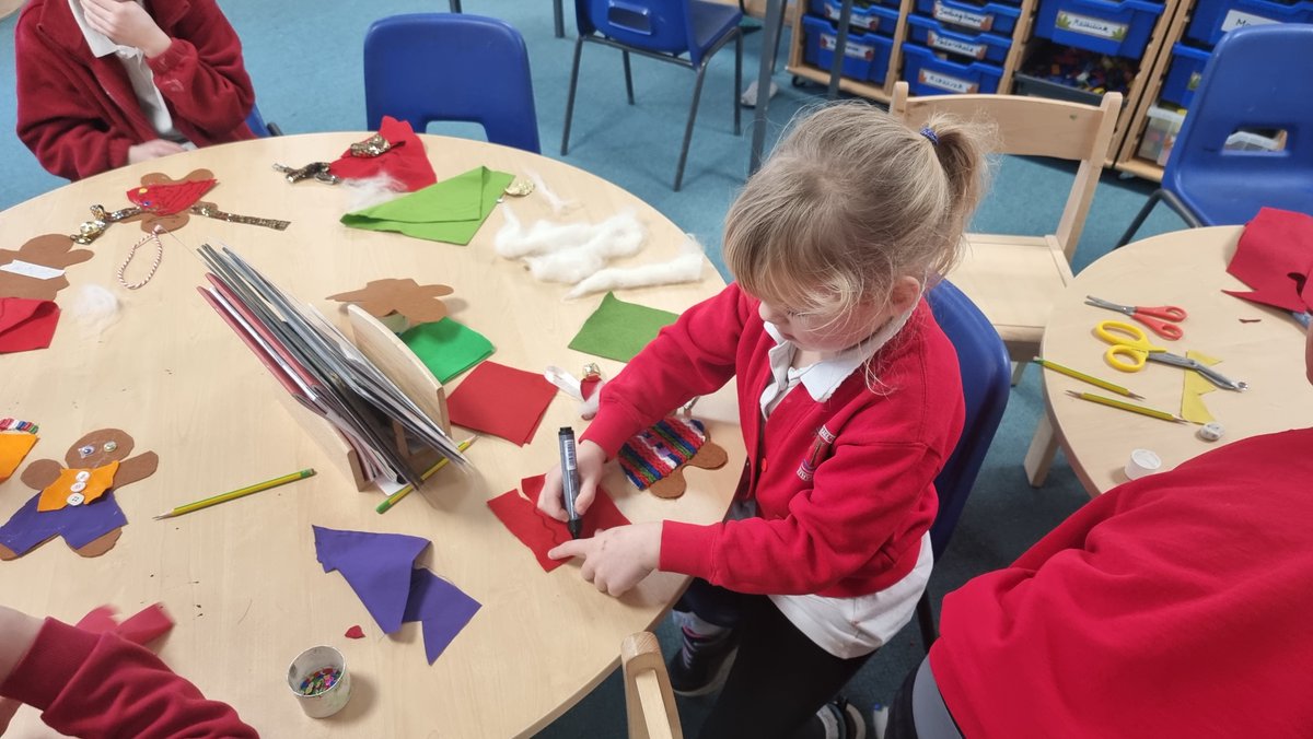Withyhamschool's tweet photo. Textile work in year 1 and 2 as part of our Design and Technology curriculum. @kapowprimary https://t.co/ll0YirmKBS