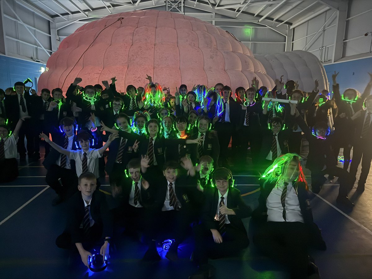 PATKingsSchool's tweet photo. ❄️ Igloo and Glow Disco 🪩 

Year 7!

Let’s get your dance moves on.

#AttendanceMatters #RewardingStudents #PartyTime https://t.co/2Ng3d9zH9n
