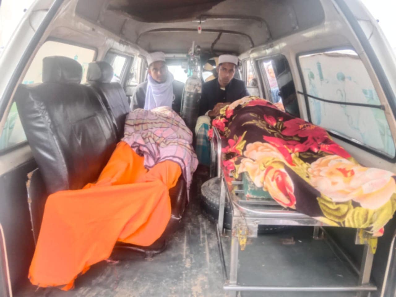 টাঙ্গাইলে সড়ক দুর্ঘটনায় ইমাম-মুয়াজ্জিন নিহত