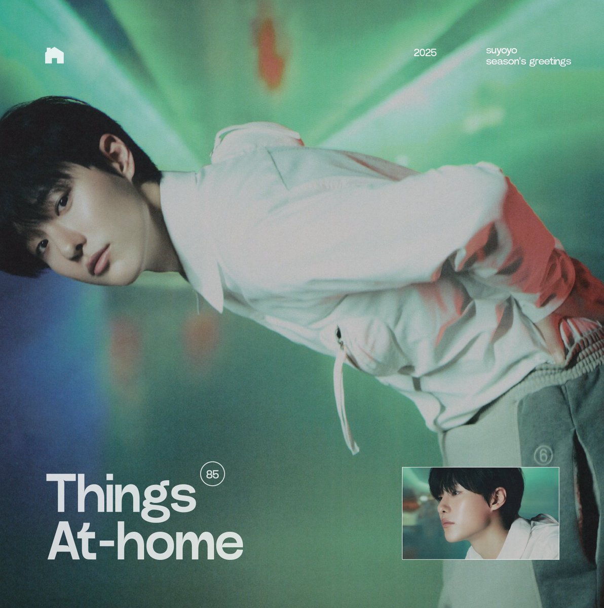 3leafcloverclub's tweet photo. sᴜʏᴏʏᴏ-ᴛᴄʜɪ ©
2025 SEASON'S GREETINGS

Things 
At - home! 

🏠12/18(수) 20:05 ~ 12/22(일) 23:59
🔗https://t.co/FDiMgtoTzZ
자세한 내용은 ���에서 확인 부탁드립니다.

#suyoyo_tchi 
#WOODZ #조승연 #우즈 

#RT 추첨 한 분에게 스요요-시그 세트를 드립니다🤓 https://t.co/qAI0U8PQdk