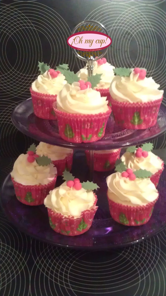 Aún estás a tiempo de pedir tus #cupcakes con decoración especial navideña, podrás recibirlos hasta el mismo día 24
#cupcakesnavidad #cupcakemadrid