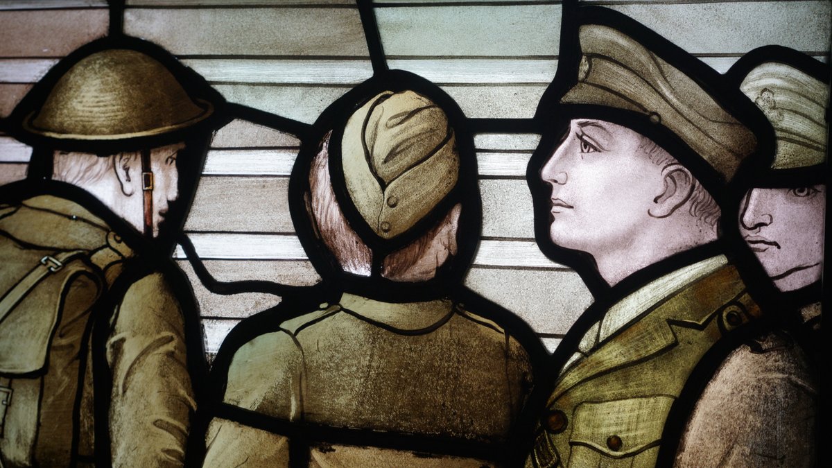The war memorial window at #FreemasonsHall  stands as a poignant tribute to the #Freemasons who made the ultimate sacrifice during WWI 🎖️

Visitors can experience the beauty and solemnity of the war memorial window as part of a tour of Freemasons' Hall!

🔗ugle.org.uk/freemasons-hal…