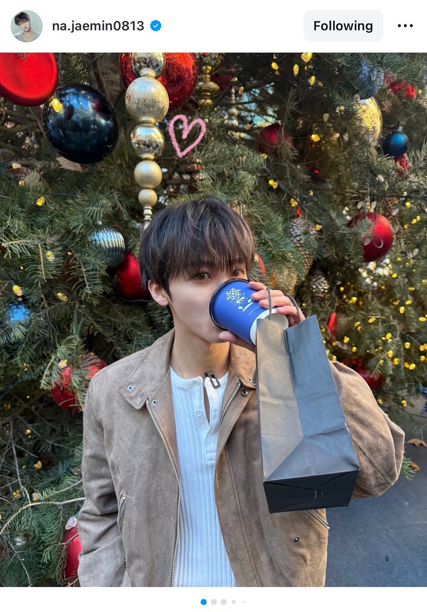 deardelion's tweet photo. ไทยมีอาเล็กโบว์ เกาหลีก้อมีอาม้าคมินนะ คนมีแฟนเค้าก้อต้องถ่ายให้ติดเงาตุวเองแบบนี้แหละ https://t.co/1uospqPduc
