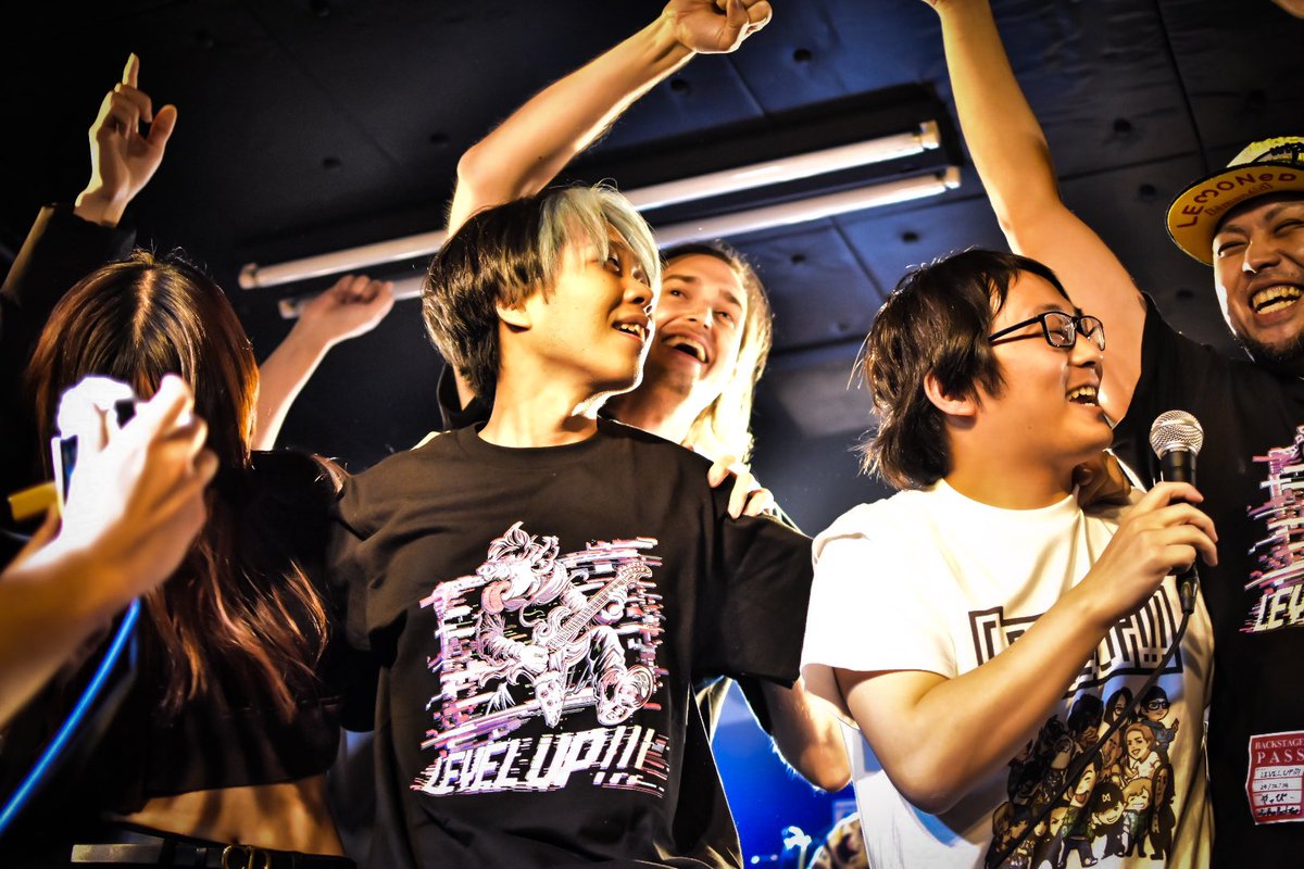 levelup0611's tweet photo. 【LIVE PHOTO📷】

CANDY SYNDROME  ③

@dbGAMEs15 
@10channel_jp 
@sigusigu0714 
@hootao25 
@takeruohira 

Photo by(@b4py_m ) https://t.co/PDjcN3Xqar