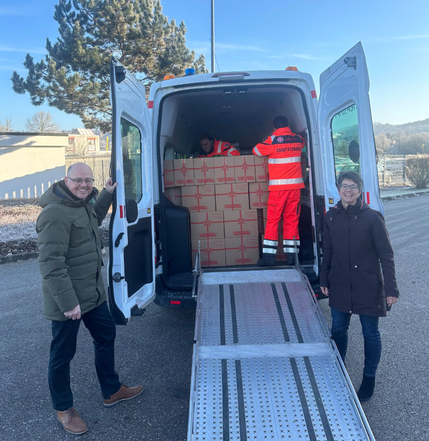 TDK Electronics (@tdk_electronics) on Twitter photo At TDK Heidenheim we've been busy spreading holiday cheer with the <a href="/johanniter/">Johanniter-Unfall-Hilfe e.V.</a> #Christmas Trucker campaign under the motto โEvery package is a sign of hopeโ our colleagues packed nearly 60 parcels filled with food hygiene products and gifts for children
๐ tdk-electronics.tdk.com/en/3298672/comโฆ At TDK Heidenheim we've been busy spreading holiday cheer with the <a href="/johanniter/">Johanniter-Unfall-Hilfe e.V.</a> #Christmas Trucker campaign under the motto โEvery package is a sign of hopeโ our colleagues packed nearly 60 parcels filled with food hygiene products and gifts for children
๐ tdk-electronics.tdk.com/en/3298672/comโฆ