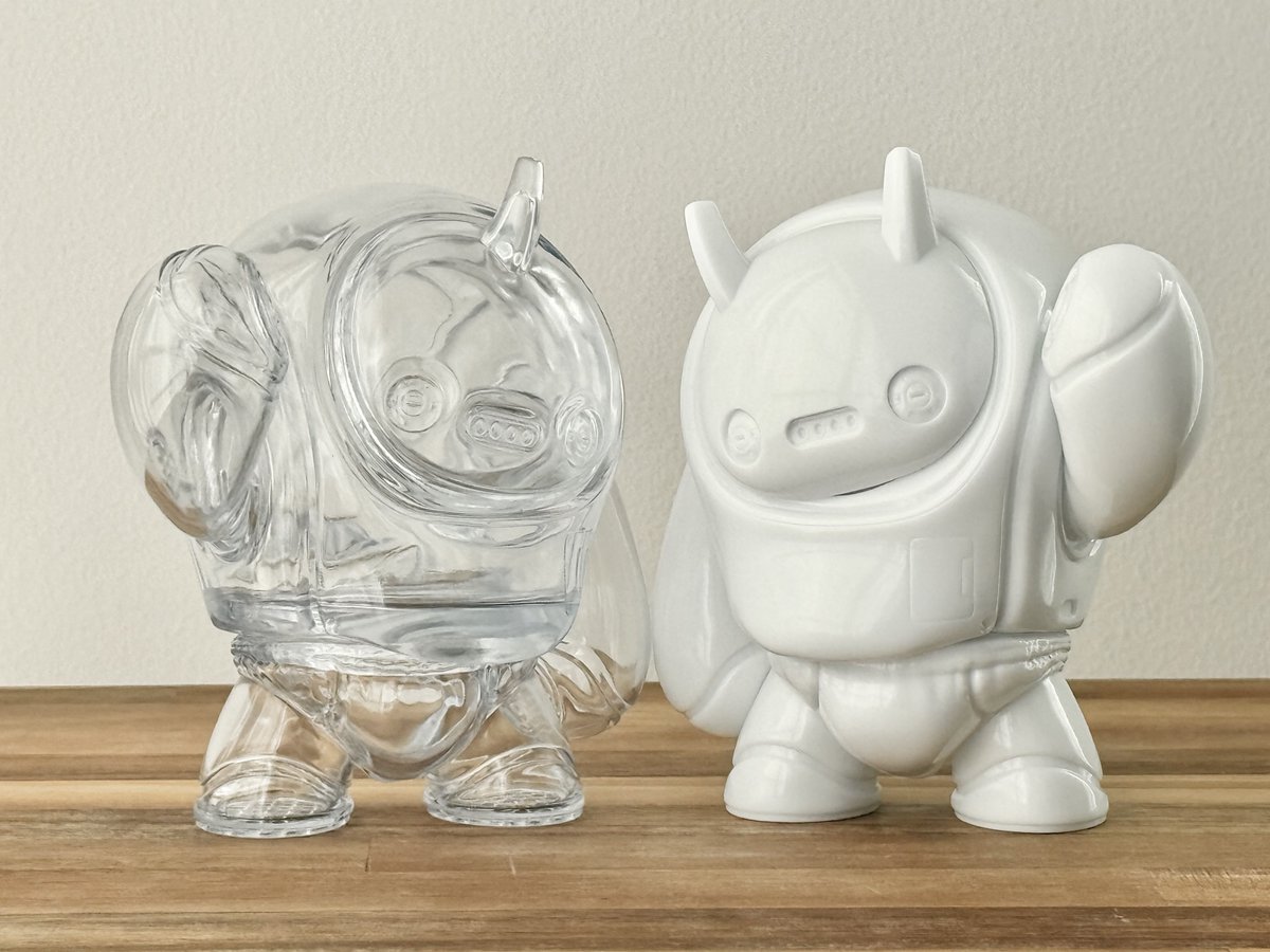 ひ*ん様 未開封　KO-ONI-BOT こおにボット　ソフビ　白＆クリア　二体セ 小鬼ボット