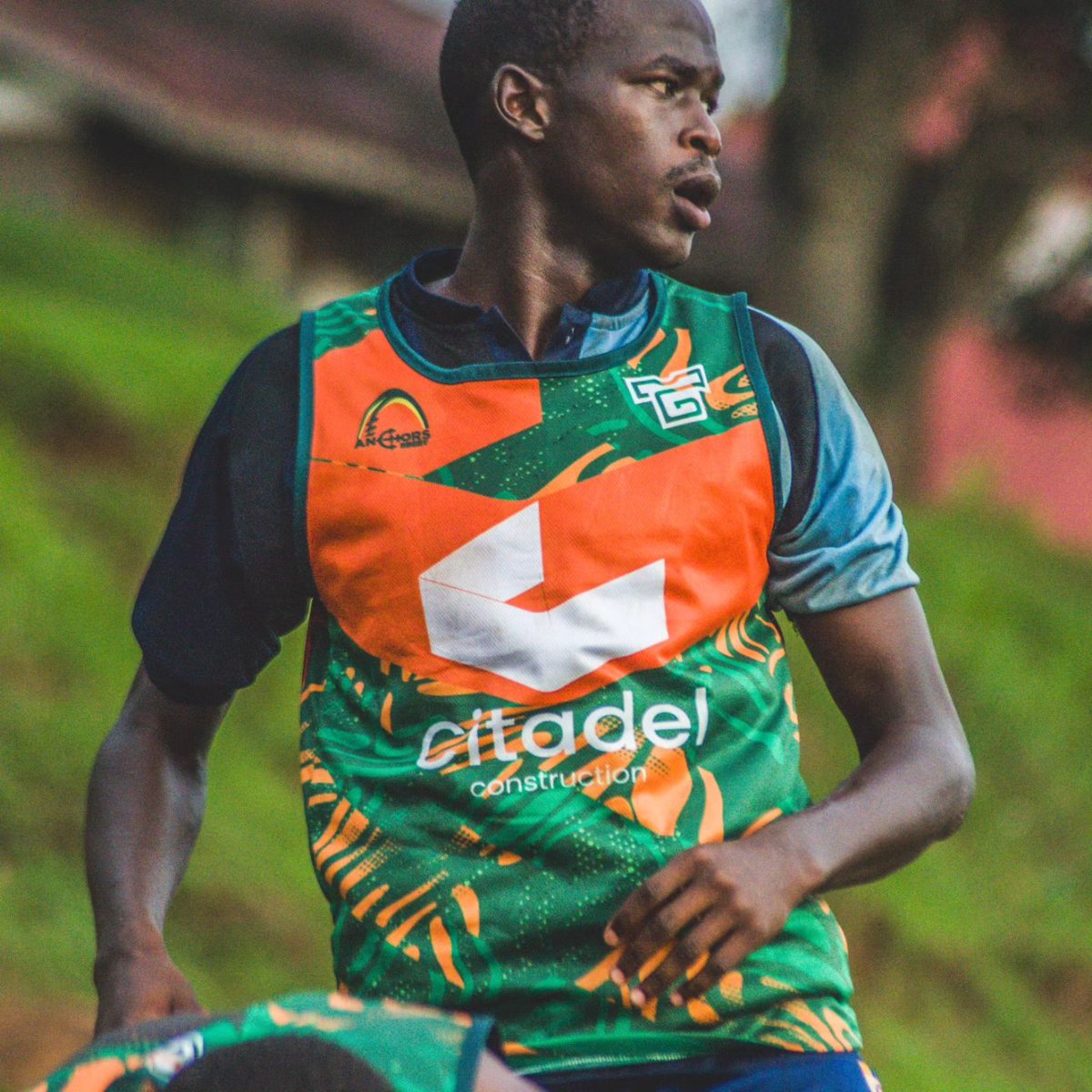 T-shirt Guyz Uganda tweet media