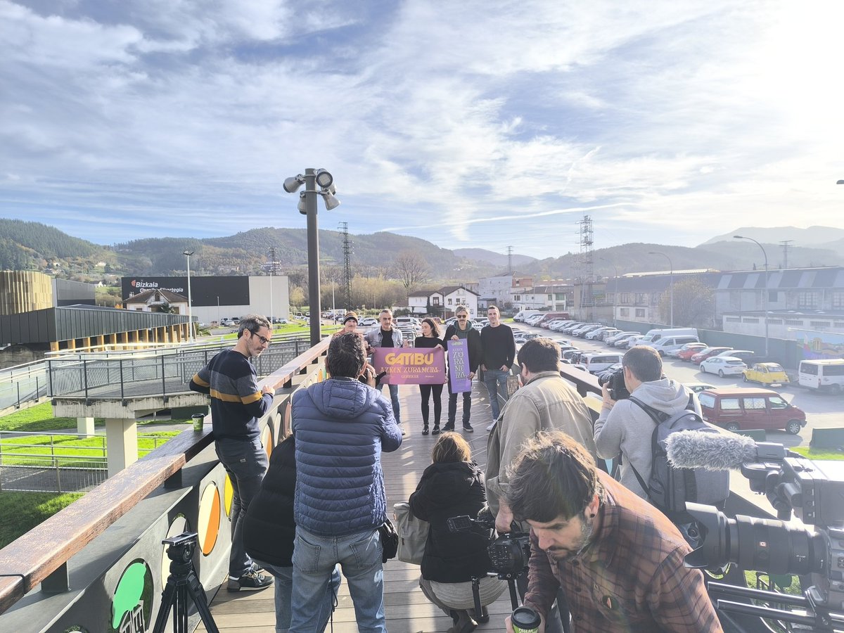 Gernikan, etxean, ekainak 7an <a href="/gatibu/">Gatibu</a> k emango duen kontzertua iragarri berri dute. Aurki <a href="/naiz_info/">naiz:</a> en