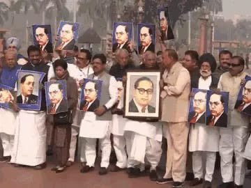 themediatimes_'s tweet image. कांग्रेस ने कहा, ‘संविधान ग्रंथ, अंबेडकर भगवान।’ पीएम मोदी ने जवाब दिया, ‘नेहरू ने बाबा साहेब के खिलाफ प्रचार किया और कांग्रेस ने उन्हें भारत रत्न तक नहीं दिया। #BabaSahebAmbedkar #ModiVsCongress #IndianPolitics #ConstitutionDay