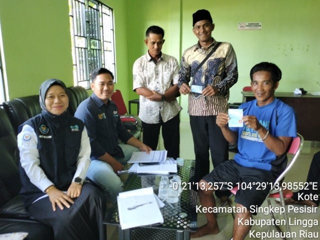 MegaTania17's tweet photo. Jum'at (11/10), Mega Tania, Luhkan Lingga, di Ds Pelakak dan Kote Sosialisasi dan Penyerahan Kartu Kusuka bersama Petugas Sosial Bank BRI #GiatLuhkanSatminkalMedan #Tangkap
@pusluh_bppsdm
@bppsdm_bp3medan
@pusluhkp
@kkpgoid
@BASRIBOSBAS https://t.co/w3JTxALZvA
