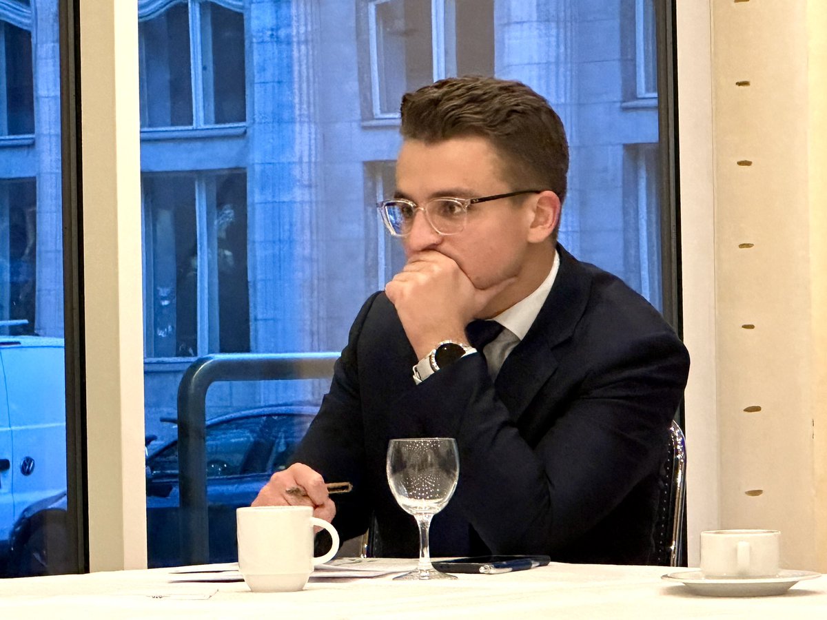 Timely discussions in Berlin on🇵🇱-🇩🇪 relations and the future of #EU security ahead of 2025. Challenges ahead, but open dialogue, like today’s roundtable, is the key. Thank you to the Polish-German Cooperation Foundation for fostering this exchange.

<a href="/KarolinaWigura/">Karolina Wigura</a> <a href="/_RafaelLoss/">Rafael Loss (inactive)</a>