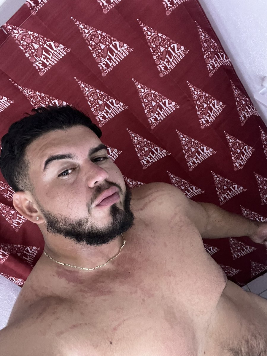 nievrodd's tweet photo. Buenos días 😅 recuerden que sigo vendiendo contenido solo me cerraron mi cuenta anterior 🤦🏻‍♂️ https://t.co/MLtQGDLZw3