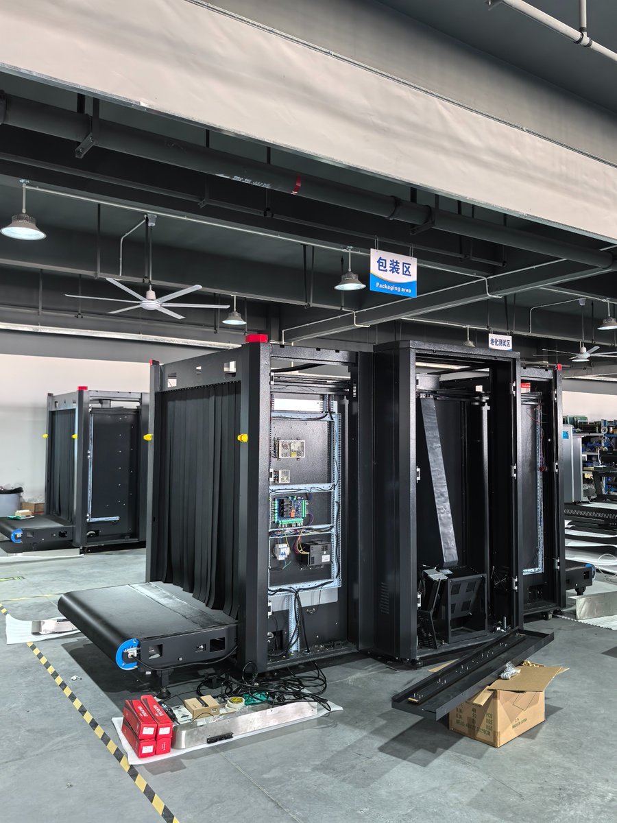 SafeagleXray's tweet photo. Safeagle has successfully produced the first Cargo X-Ray Baggage Scanners, HP-SE180180C, HP-SE150180C! 
They are specifically designed for inspecting large-scale consolidated and palletized goods, making them ideal for cargo inspection at airports, seaports, and logistics hubs. https://t.co/9sP88UI71y