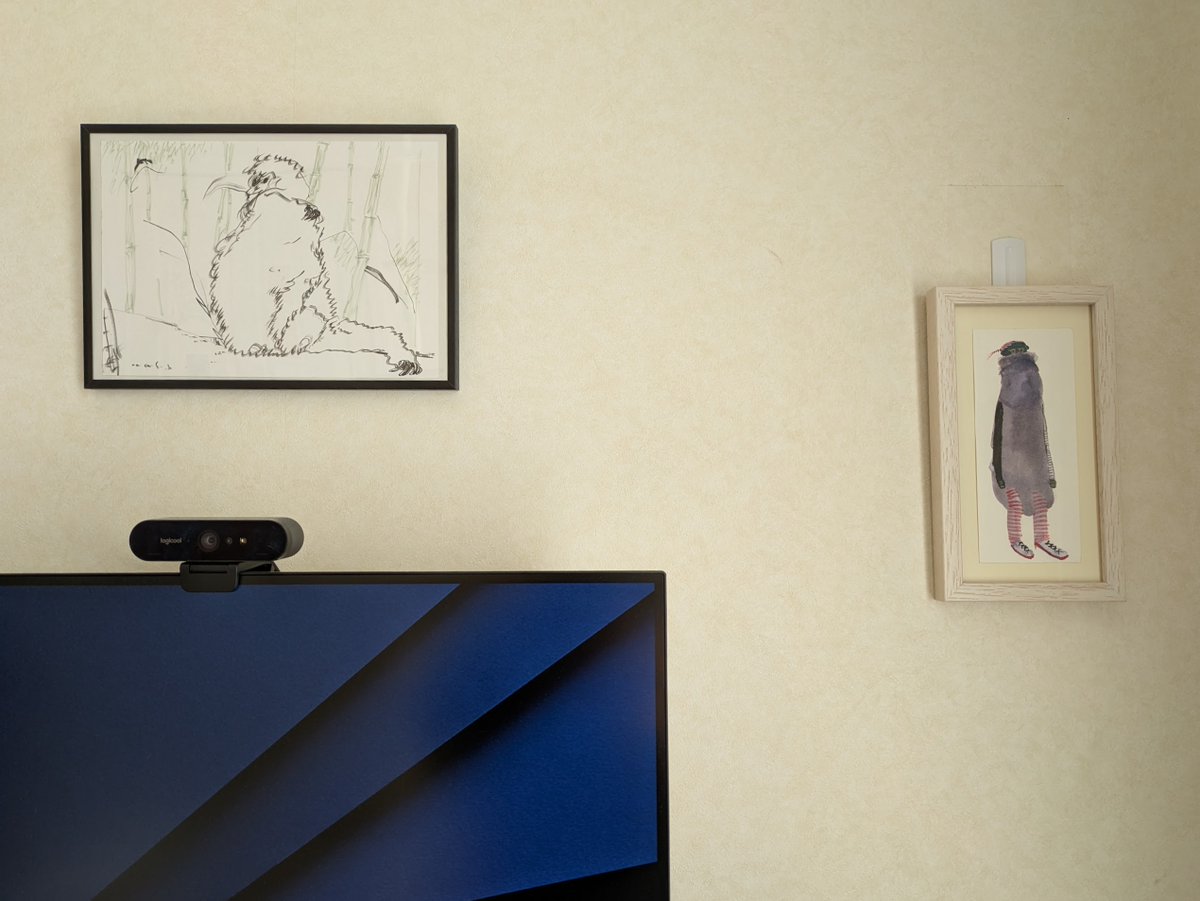 わが部屋の「まなこ三体」、福島淑子、岡本秀、logicool。うち１体は「一つ目」。