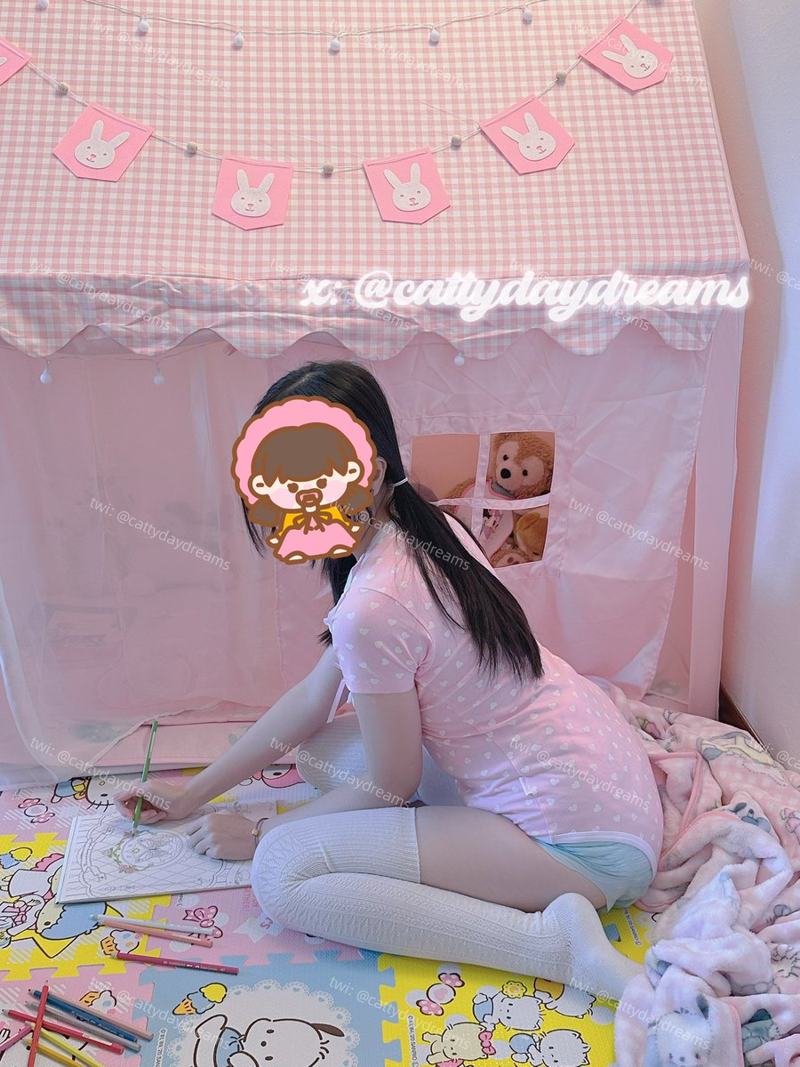 _白日夢小咪 (@cattydaydreams) on Twitter photo 爸爸一会要记得把咪宝的画贴在冰箱上噢꒰。 › ·̮ ‹ 。꒱
包屁衣/onesie来自<a href="/LittleforBig/">LittleForBig</a>
#abdl #ddlg #幼児退行 #おむつ #littleforbig 爸爸一会要记得把咪宝的画贴在冰箱上噢꒰。 › ·̮ ‹ 。꒱
包屁衣/onesie来自<a href="/LittleforBig/">LittleForBig</a>
#abdl #ddlg #幼児退行 #おむつ #littleforbig