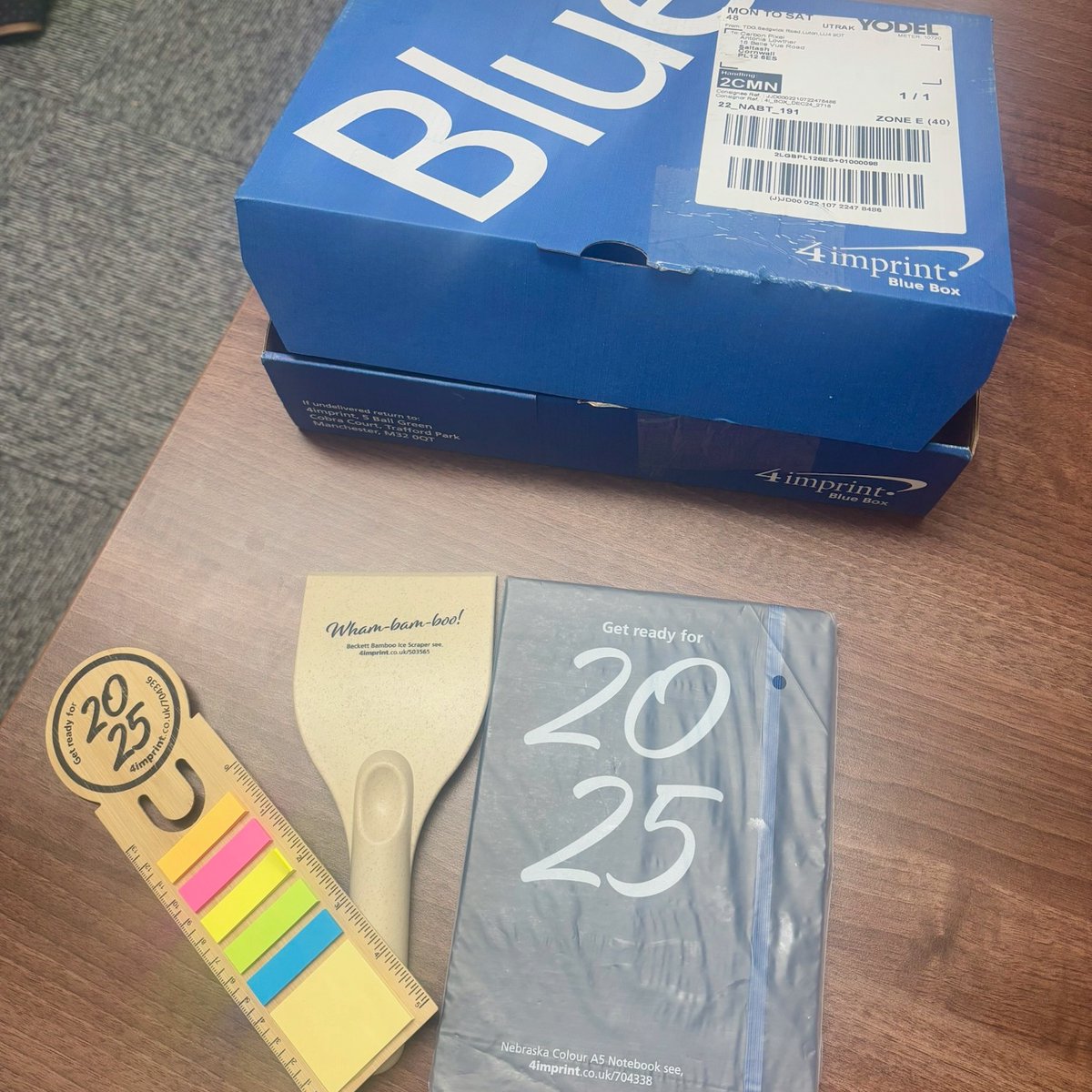 🎁 An early Christmas surprise! Big thanks to <a href="/4imprintUK/">4imprintUK</a> for this fabulous Blue Box full of goodies.

Perfect for staying organised and prepped for 2025 and any icy morning's we might have! ❄️🗓️

#freebies #marketing  #socialmediamarketing #digitalmarketing