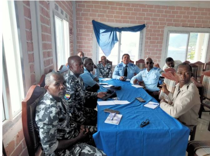 comoros_ne's tweet image. Cette formation financée par KOICA et organisée par la CNDHL en collaboration avec l'UNICEF a pour objectif de renforcer les compétences des forces de l'ordre pour mieux protéger les droits des femmes et des enfants. #DroitsHumains #Formation #ProtectionDeLEnfant