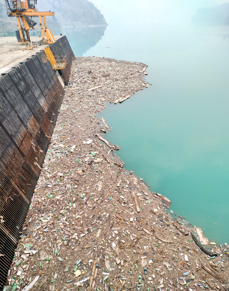 #Dam trash traps can be a good site to estimate upstream #plastic and #microplastic loads in our #rivers.